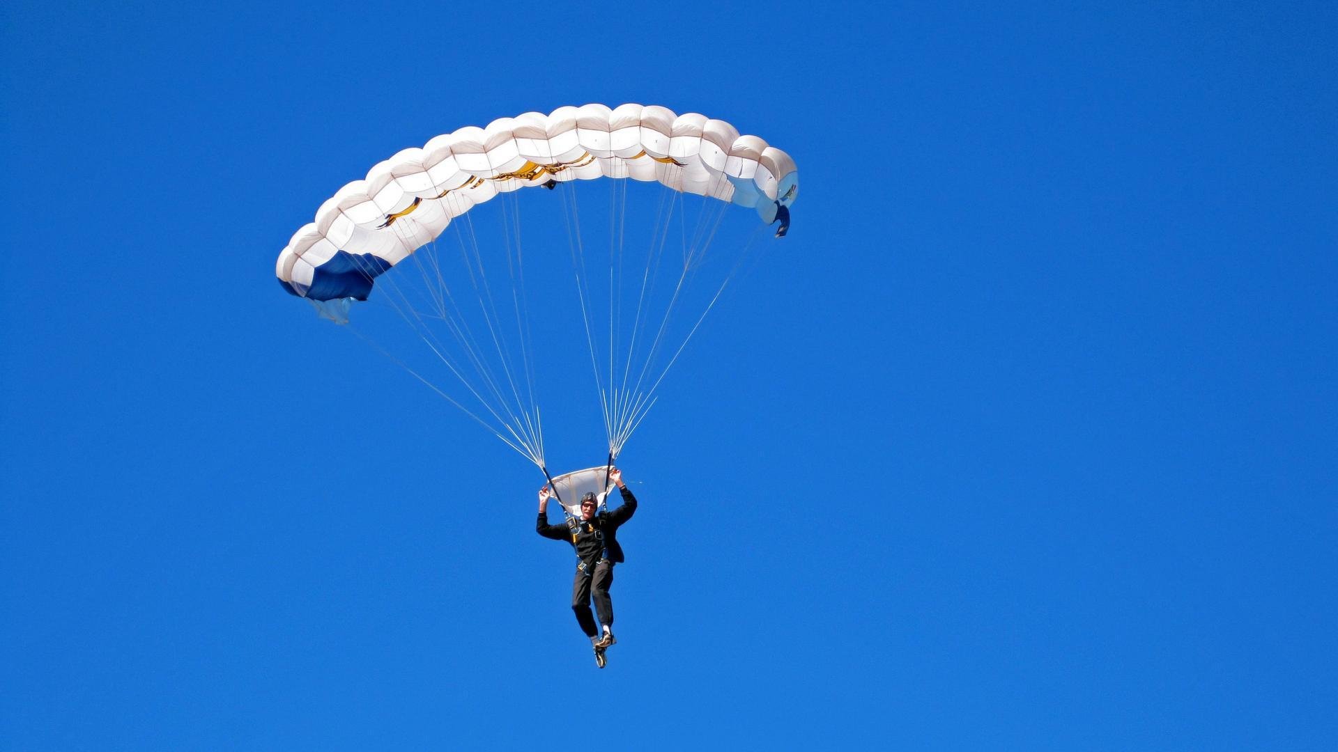 F1街道赛焦点战,引擎轰鸣中的英格兰式终结,土耳其神话不再