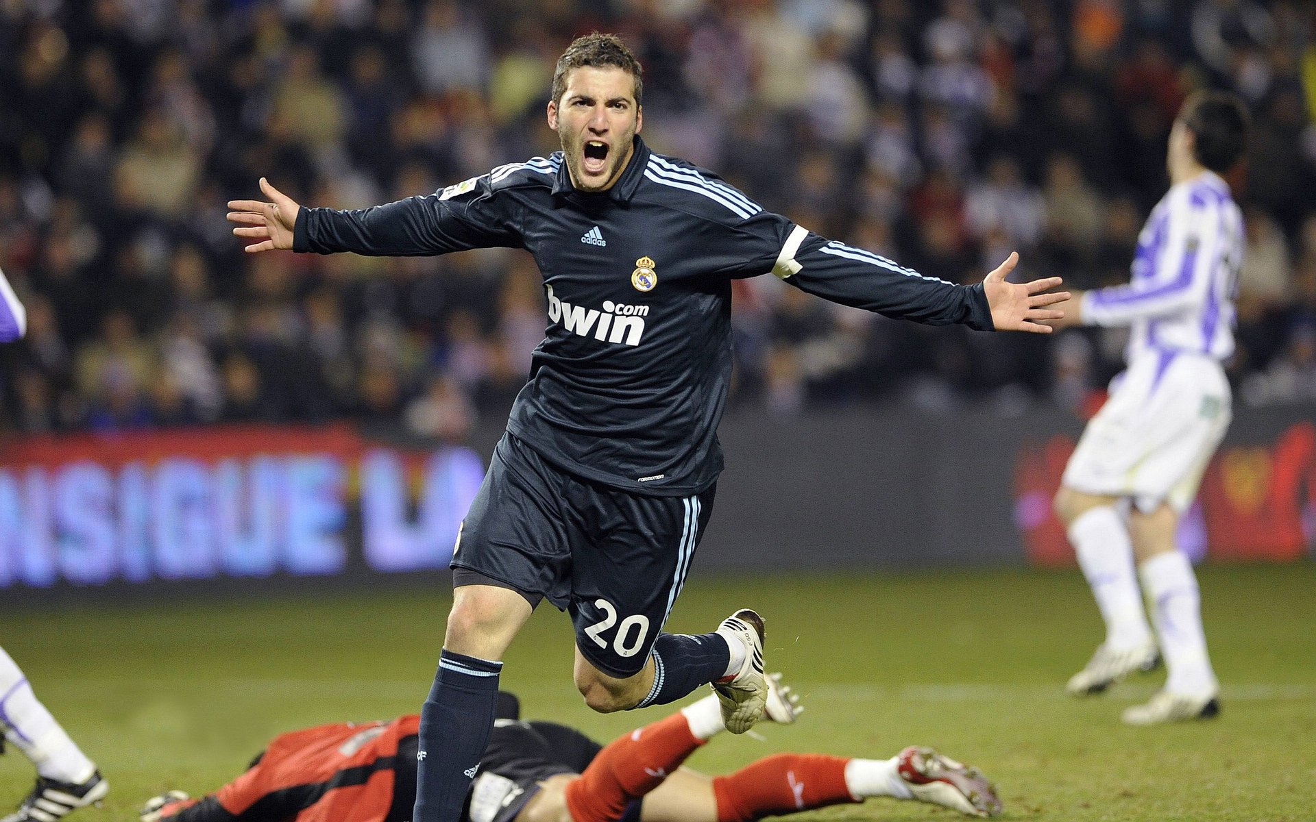 骑士淘汰独行侠，乔治成为关键先生，一场定义赛季的逆转之战