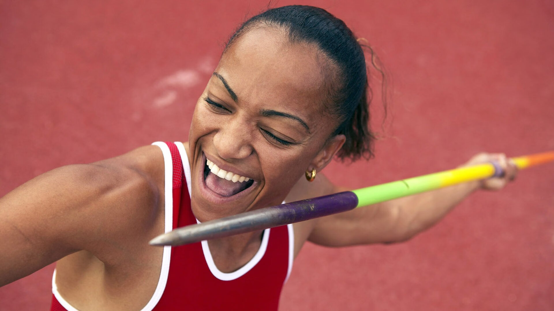 梅赛德斯鏖战红牛二队，汉密尔顿如何扛起全队前行